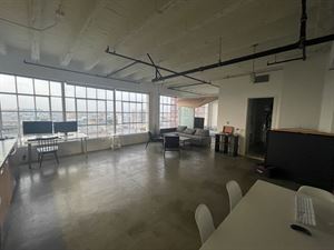 Spacious High Rise Loft Overlooking Downtown LA