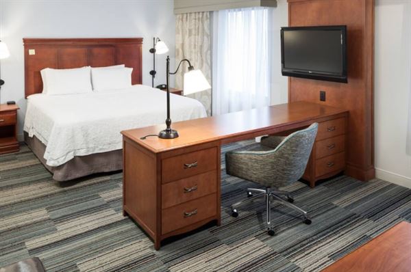 Hampton Inn & Suites Cedar Rapids - North