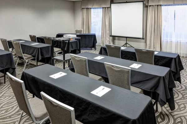 Hampton Inn & Suites Cedar Rapids - North