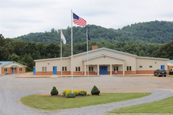 The Peaks Retreat and Adventure Center