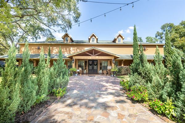 Oak Tree Manor Weddings