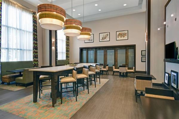 Hampton Inn & Suites Robbinsville