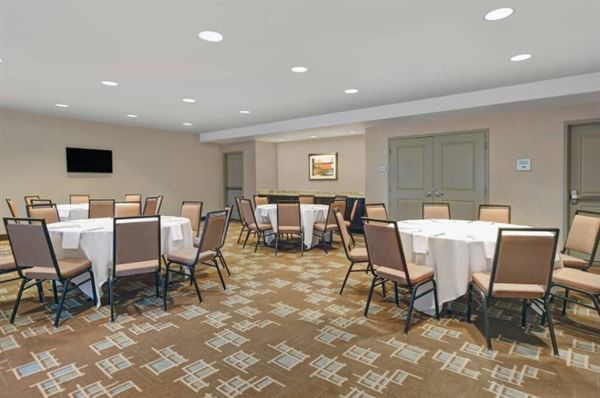 Hampton Inn & Suites Robbinsville