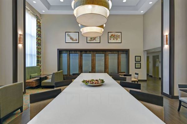 Hampton Inn & Suites Robbinsville