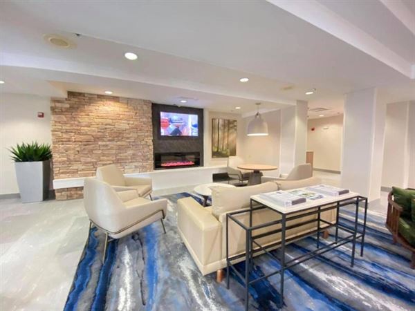 Fairfield Inn & Suites Marshall