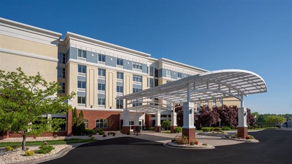 Delta Hotels by Marriott Huntington Mall