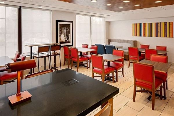 Holiday Inn Express Harrisburg East - Hershey Area