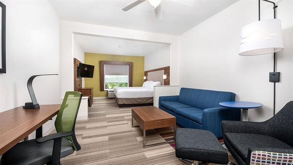 Holiday Inn Express & Suites Conroe I-45 North