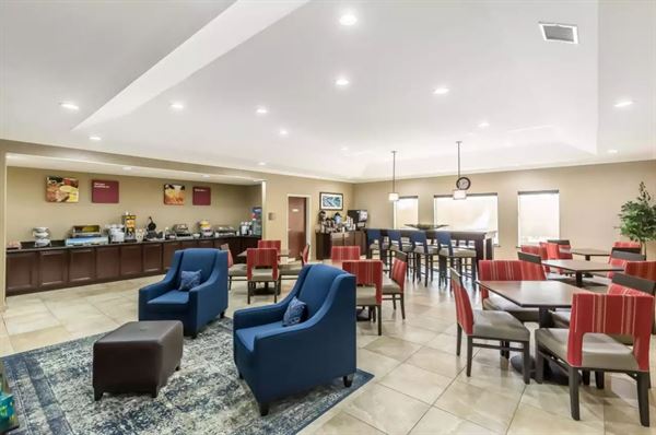 Comfort Inn & Suites Houston IAH Airport - Beltway 8