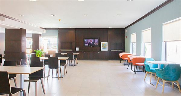 Holiday Inn & Suites Spring- THE WOODLANDS AREA