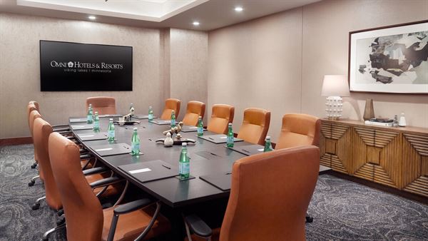 Omni Viking Lakes Hotel