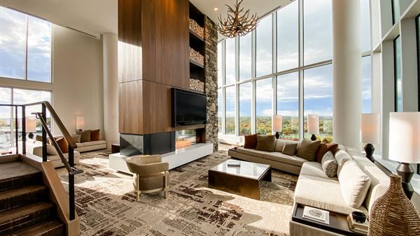 Omni Viking Lakes Hotel