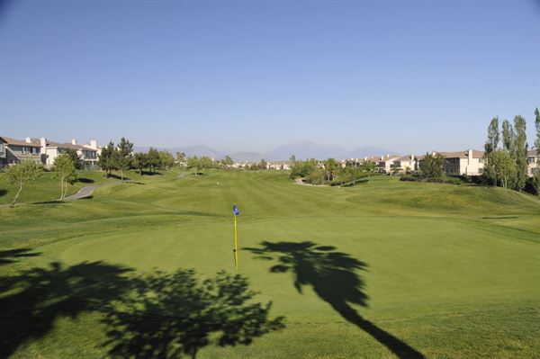 Sierra Lakes Golf Club