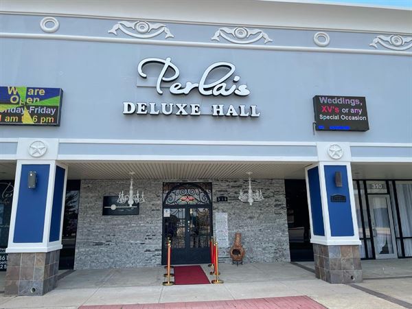 Perlas Deluxe Hall