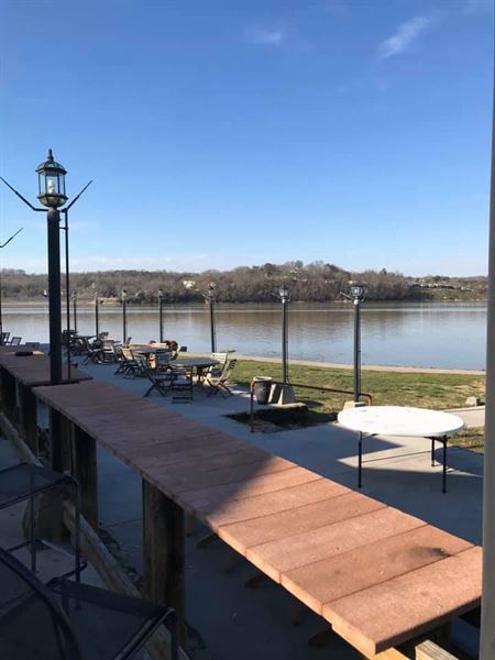 Angelos' at The Point Restaurant