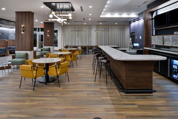 Courtyard Raleigh Cary / Crossroads