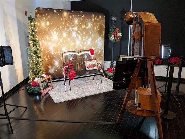 The Looking Glass Photo Booths