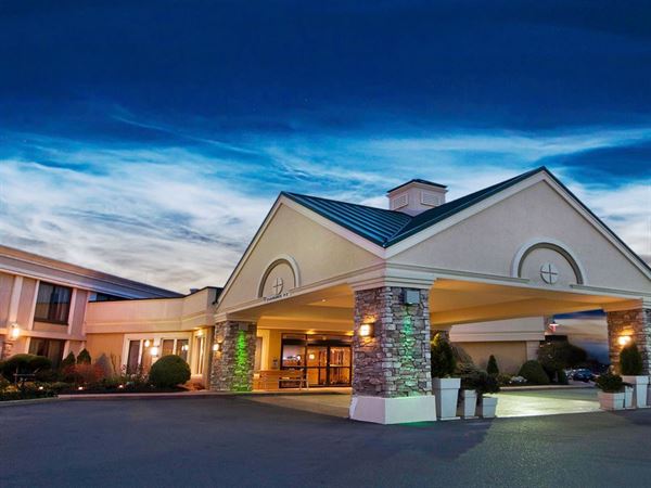 Buffalo Airport Hotel