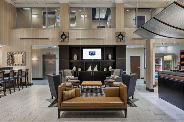 Holiday Inn Express & Suites Laurel