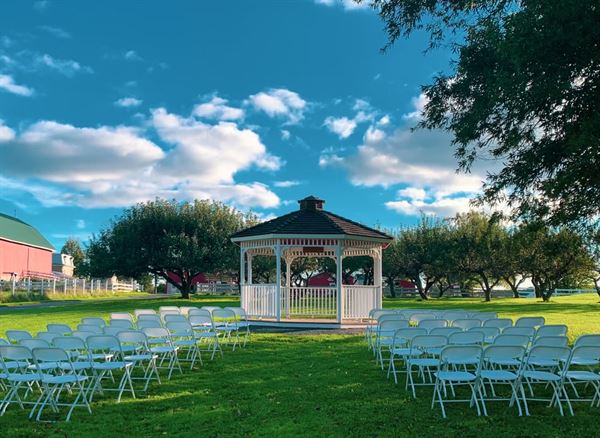 Balcony Point at Springdale Farm
