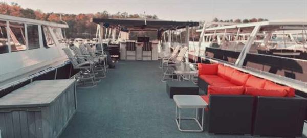 Lionz Den Entertainment Yacht