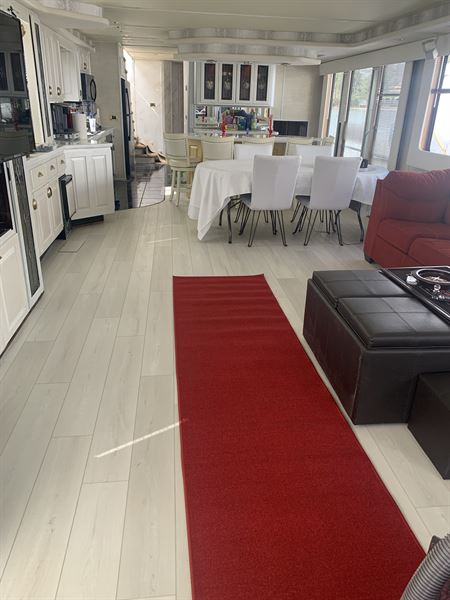 Lionz Den Entertainment Yacht