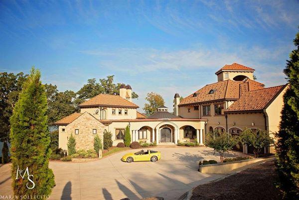 The Bella Collina Mansion