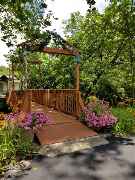 The Wolf Creek Retreat at Historic Elm Lake