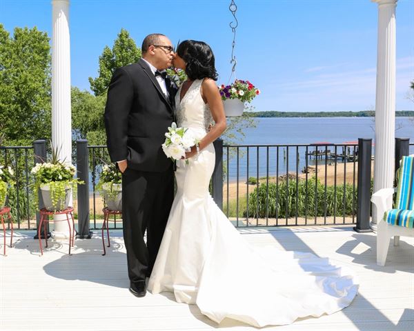 Weddings At A Waterfront Estate Outstanding Value