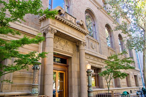 Tsakopoulos Library Galleria