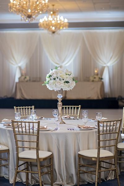 Posh Banquets & Events Center at Clarion Hotel Joliet