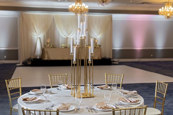 Posh Banquets & Events Center at Clarion Hotel Joliet