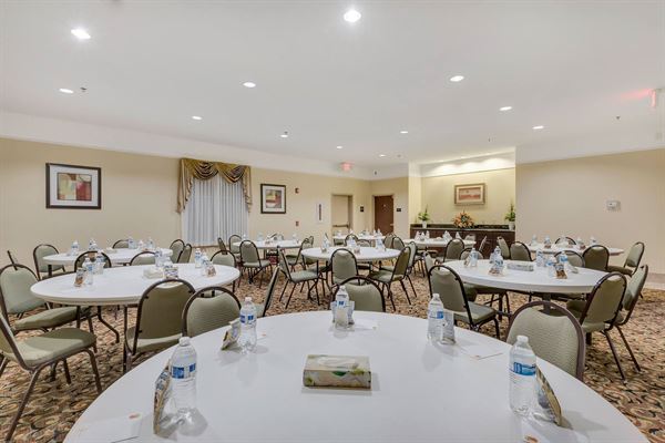 Super 8 by Wyndham - Hidalgo