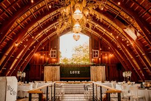 Barn Loft & Lounge