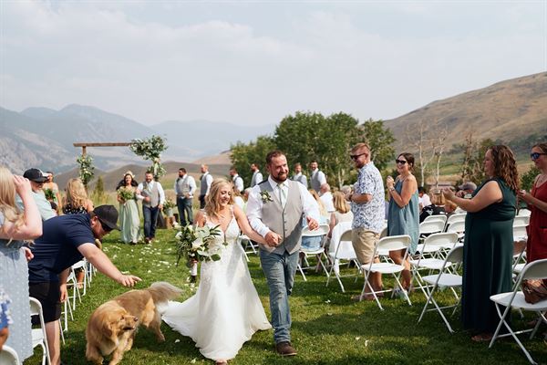 Twin Peaks Guest Ranch