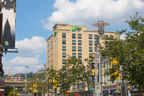 Holiday Inn Express & Suites Pittsburgh North Shore