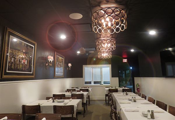 Taxi's Grille and Bar