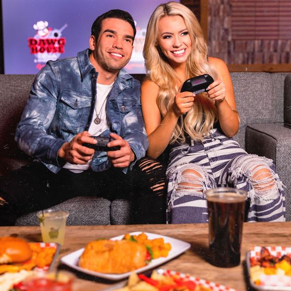 DawgHouse Saloon & Sports Book