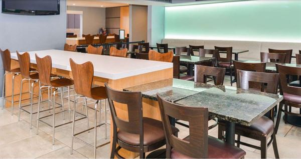 Best Western Plus - Meridian Inn & Suites, Anaheim-Orange