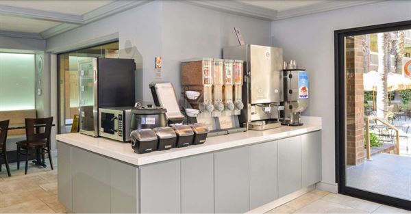 Best Western Plus - Meridian Inn & Suites, Anaheim-Orange