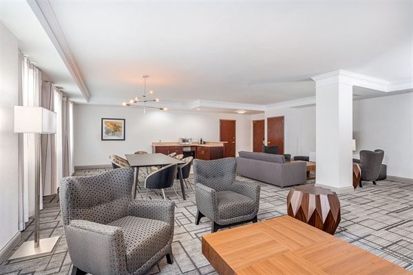 Holiday Inn Lafayette-City Centre