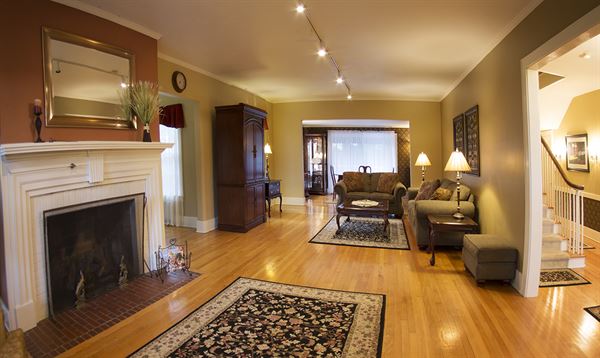 The Colonial Manor Bed And Breakfast