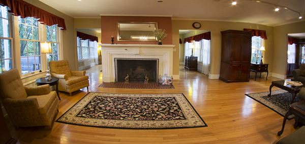 The Colonial Manor Bed And Breakfast