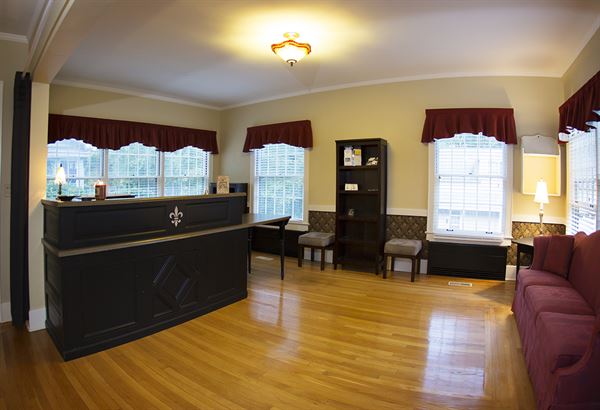 The Colonial Manor Bed And Breakfast