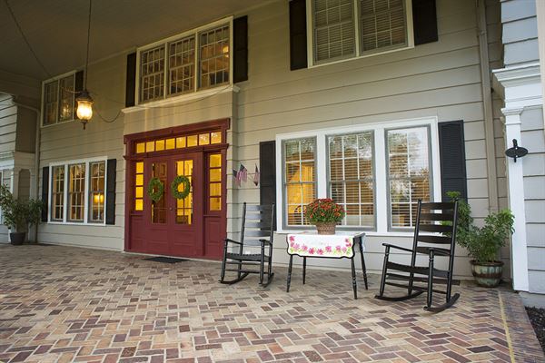 The Colonial Manor Bed And Breakfast