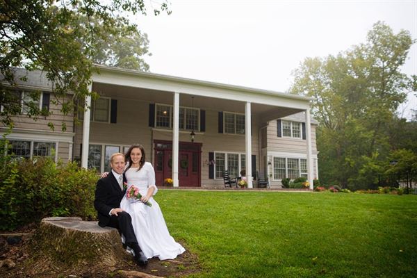 The Colonial Manor Bed And Breakfast