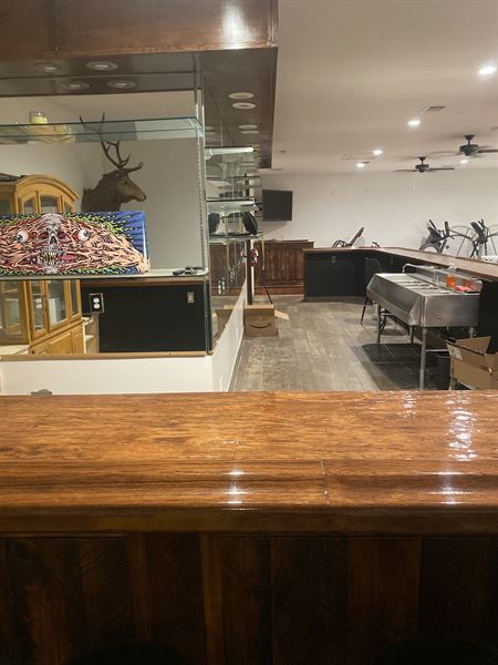 Gates Retreat Bar and Banquet