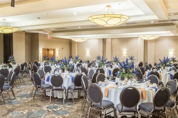 DoubleTree by Hilton Hotel Oak Ridge - Knoxville