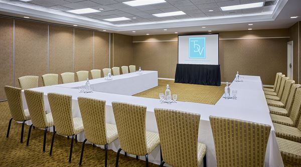 Toronto Don Valley Hotel & Suites