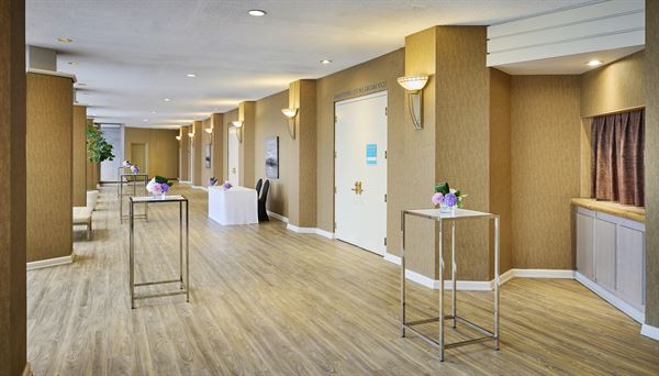 Toronto Don Valley Hotel & Suites